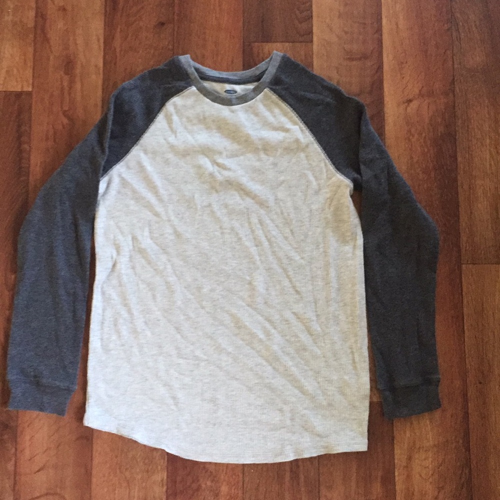 Long sleeve shirt.